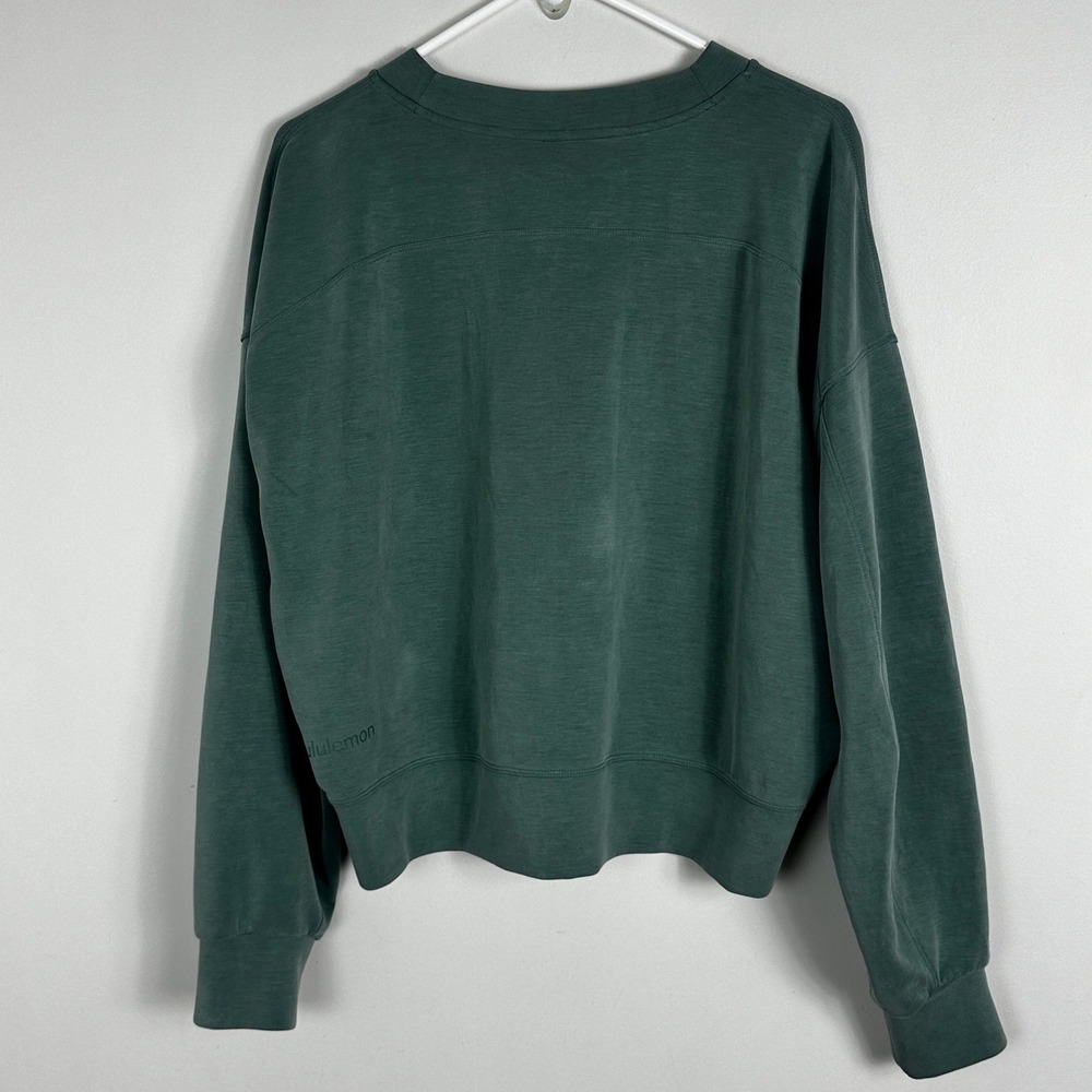 Lululemon Softstreme Perfectly Oversized Cropped Crew Forrest Crew Womens Sz 10 - Picture 6 of 16